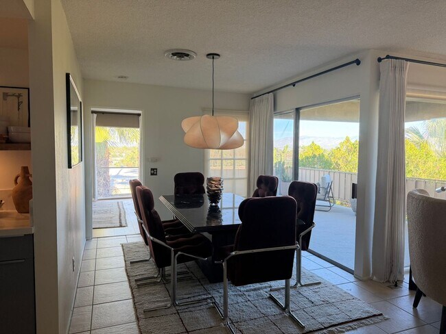 Foto del edificio - Rimcrest Mid Modern,Long Term, Unfurnished