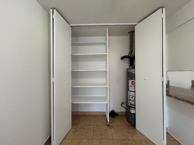 Foto del edificio - 2340 W Greenacre Ave