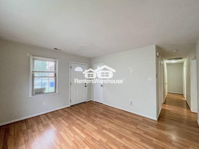 Building Photo - 1074 Bland St