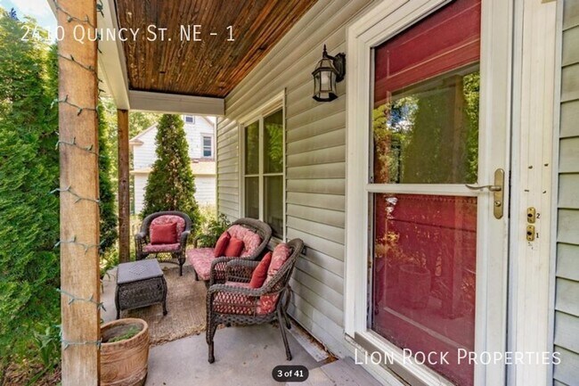 Building Photo - Charming Two Bedroom Duplex - $1,665/month...