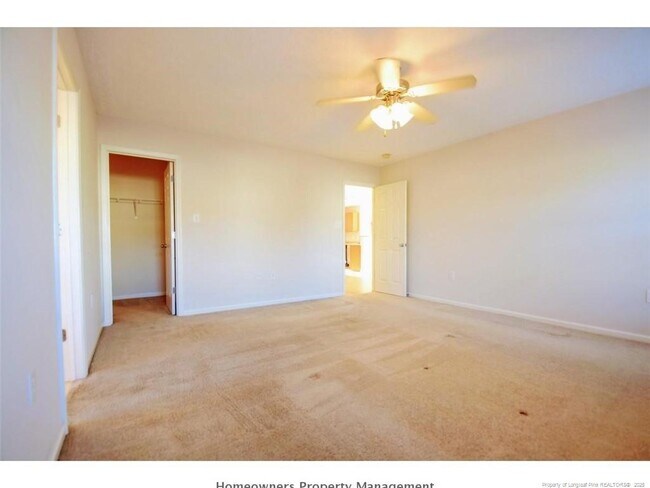 Foto del edificio - 1420 Burford Ct