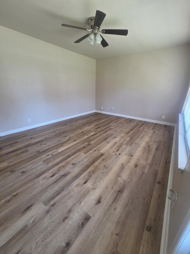 Foto del edificio - 3501 Robinhood Ln