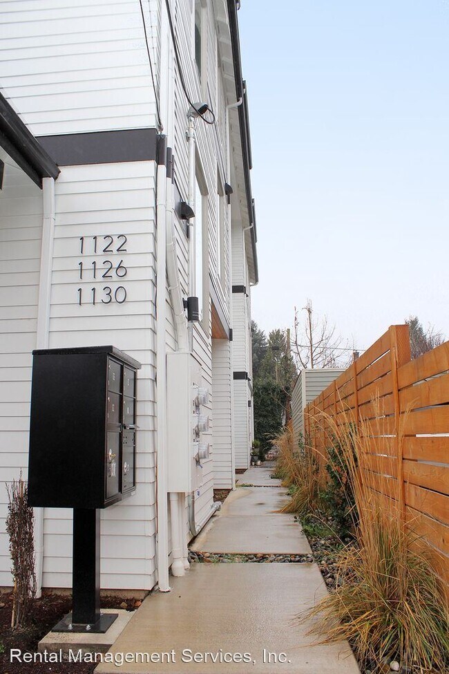 Building Photo - 3 br, 3.5 bath House - 1126 SE Tenino St