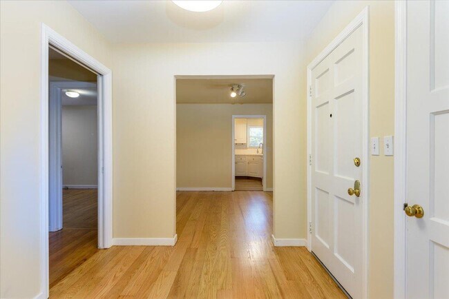 Foto del edificio - 321 42nd Ave