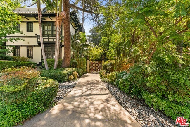 1216 N La Cienega Blvd West Hollywood, CA 90069 - Alquileres en West