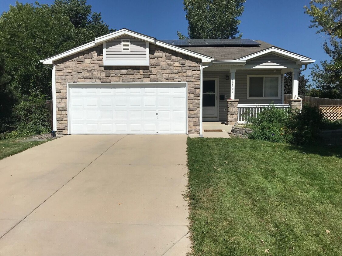Foto principal - Available October 2025! 3 Bedroom 2 Bath SFH