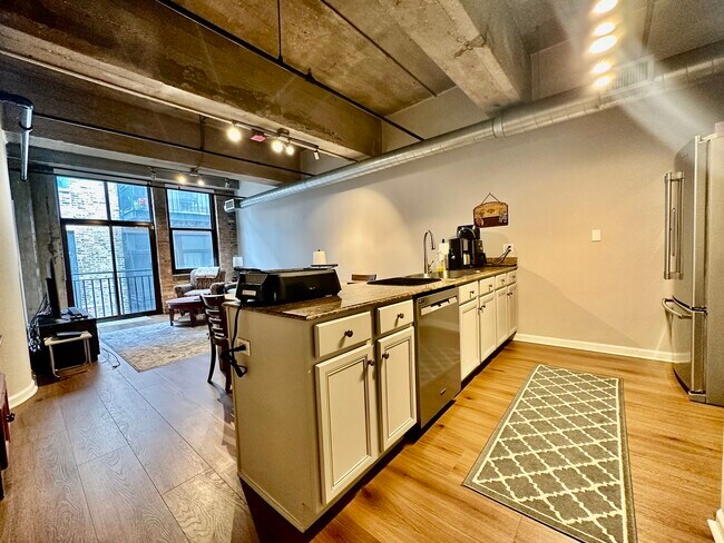 Foto del edificio - 400 W Ontario St