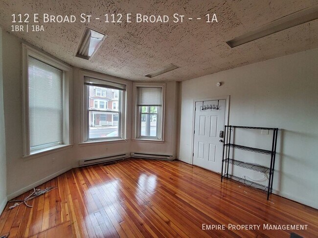 Foto del edificio - 112 E Broad St