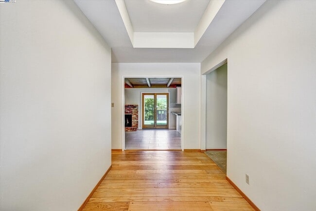 Building Photo - 613 Huntleigh Dr