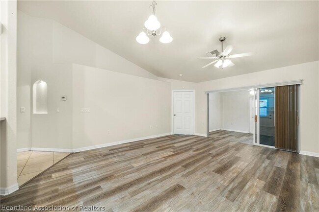 Foto del edificio - 1969 Pine Key Blvd