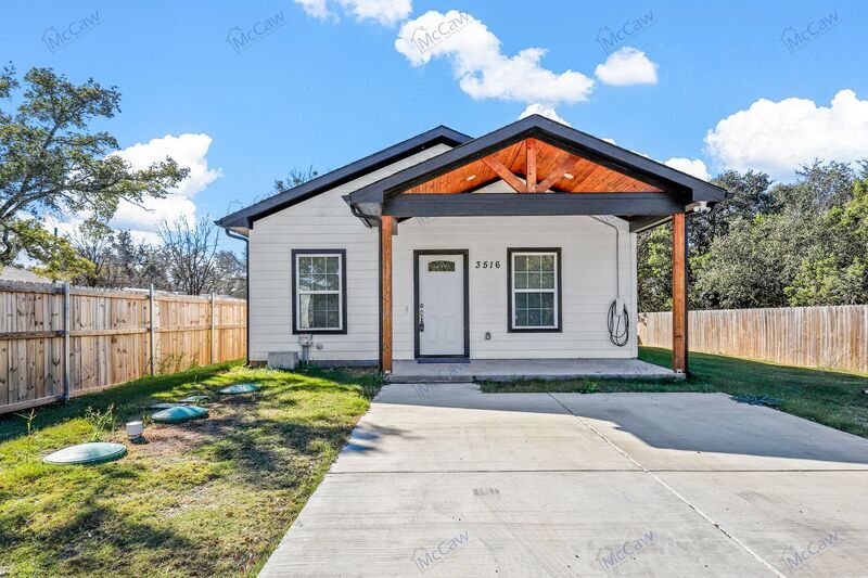 Primary Photo - 3516 Tomahawk Dr