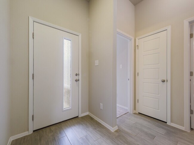 Foto del edificio - 13701 Ronald Reagan Blvd