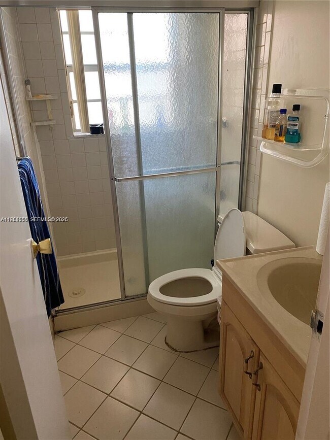 Foto del edificio - 1035 Country Club Dr