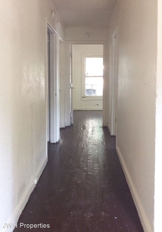 Building Photo - 4 br, 1 bath House - 3910 Flora Ave