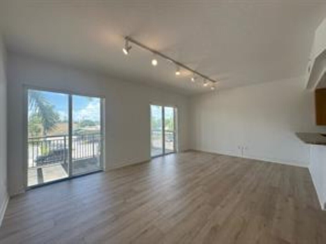 Foto principal - 2631 NE 14th Ave