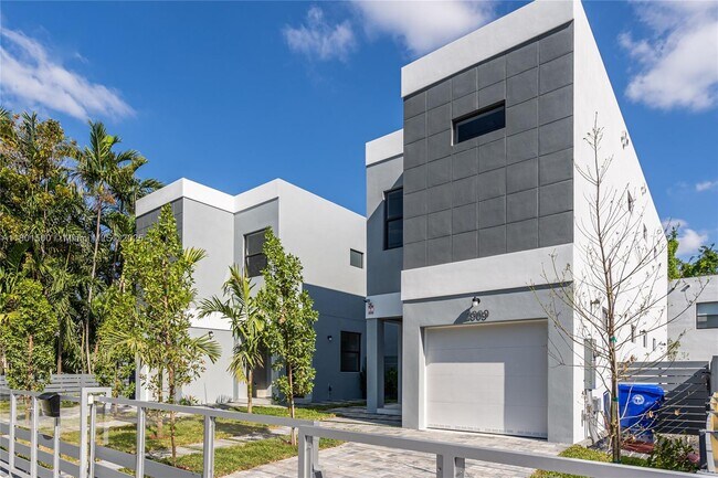 Foto del edificio - 2911 SW 27th Terrace