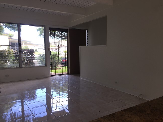 Living Room - 4844 Kilauea Ave