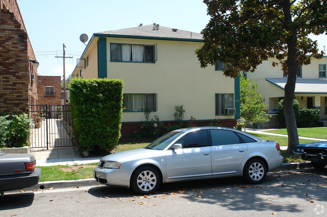 Foto del edificio - 126-128 W Elk Ave