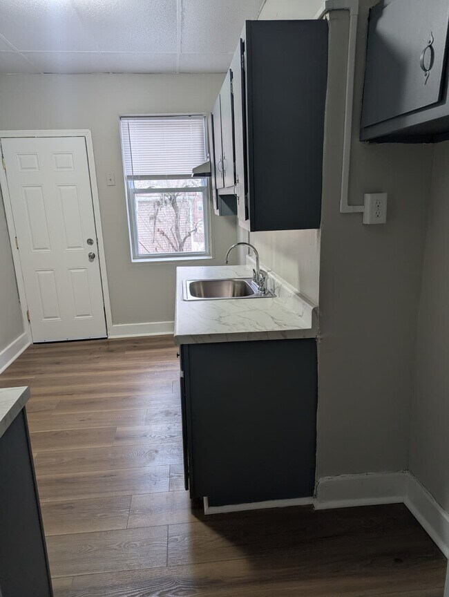 Foto del edificio - 78 Ellsworth Ave