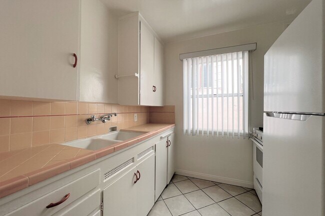 Foto del edificio - 1734 E 3rd Street