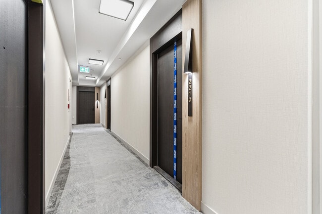 Building Photo - 20-2220 Soudan Ave