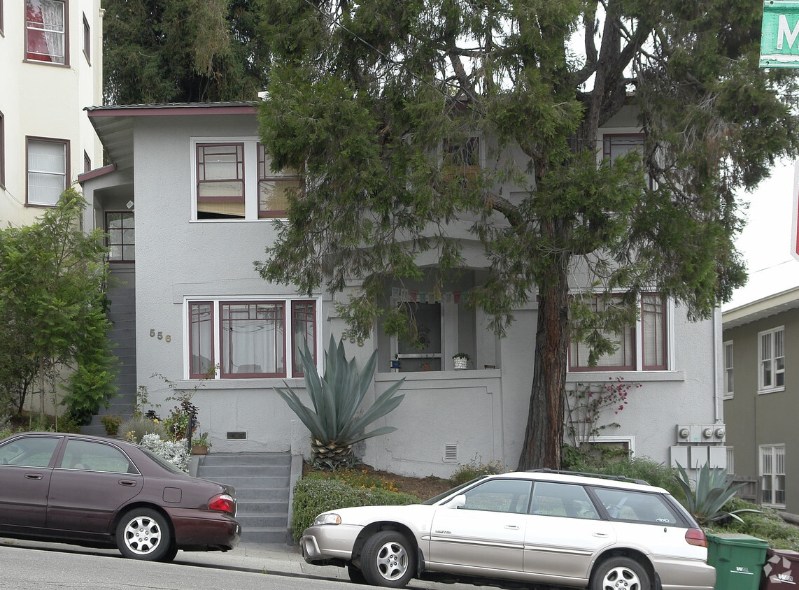 Foto del edificio - 556-558 Mandana Blvd