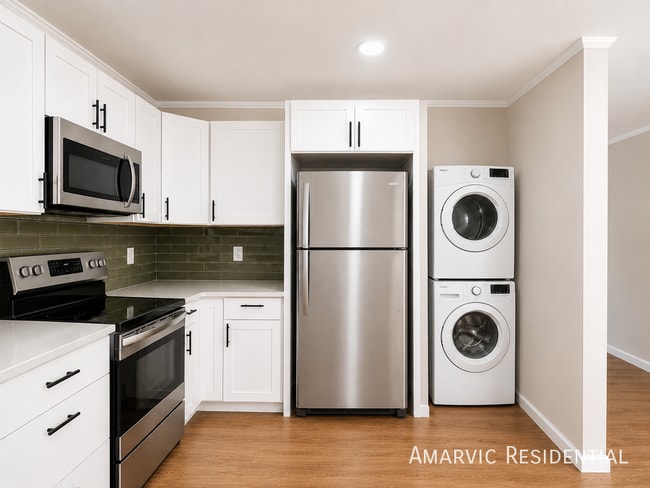 Foto del edificio - 807 Candlewood Dr