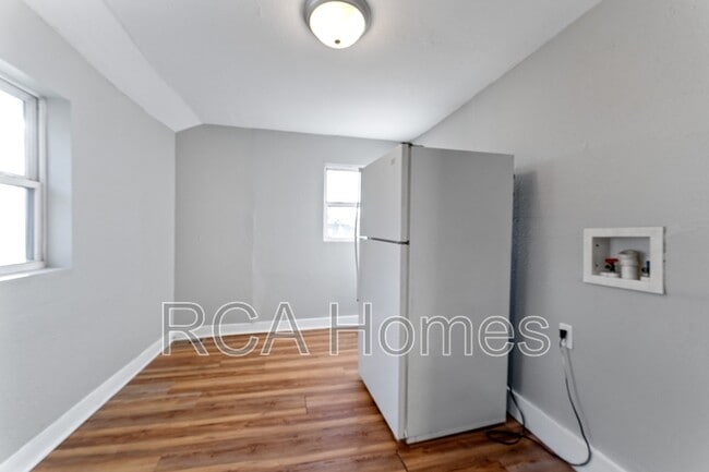 Photo - 2956 Ruckle St House