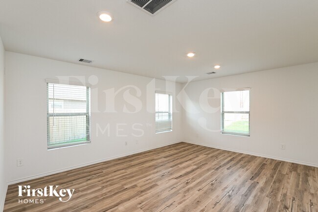 Foto del edificio - 302 Pickwick Gdns Ln