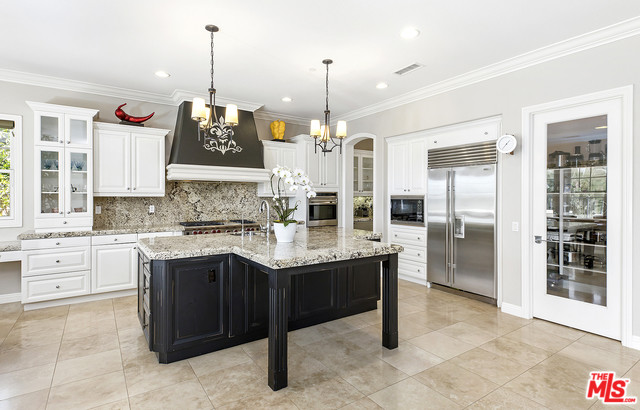 Building Photo - 5 Stellar Isle