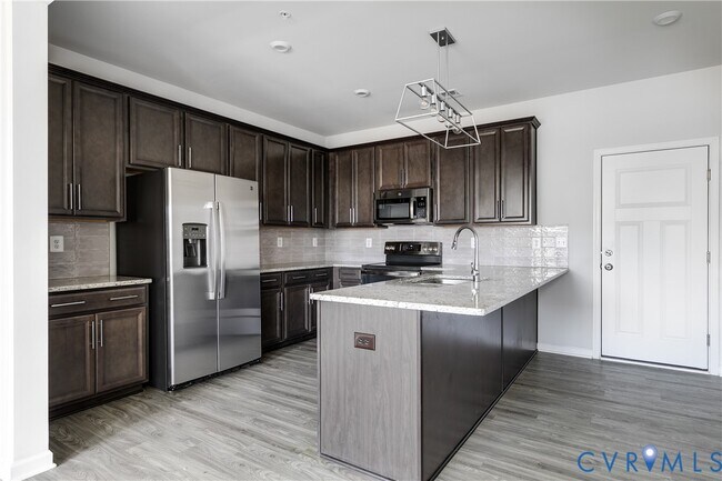 Foto del edificio - 713 McCormick Farm Dr