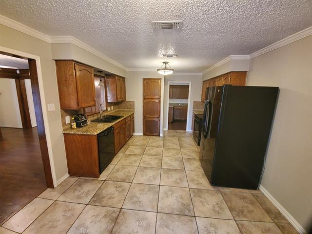 Foto del edificio - 820 Lake Forest Ct