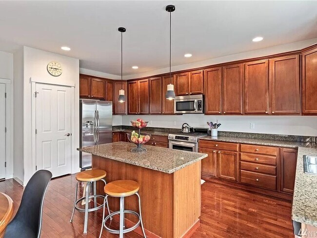 Foto del edificio - 3 Bedroom 2.5 Bath Single Family Home clos...