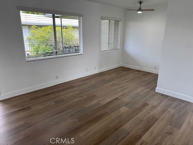 Foto del edificio - 1418 E 3rd St