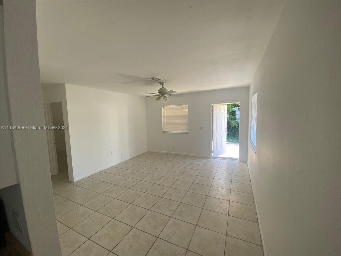 Primary Photo - 235 SW 12th St