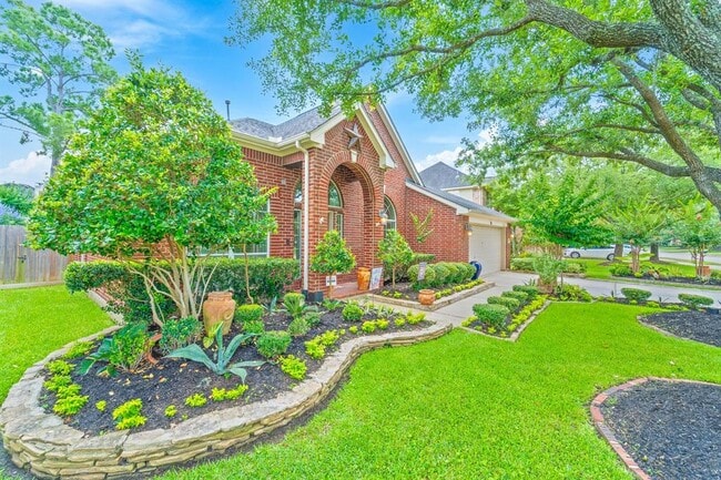 Building Photo - 13738 Sherburn Manor Dr