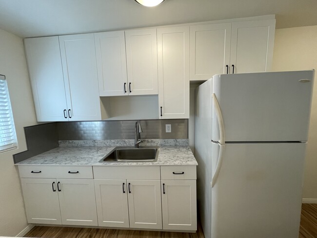 Kitchen - 350 N Ave 53 Ave