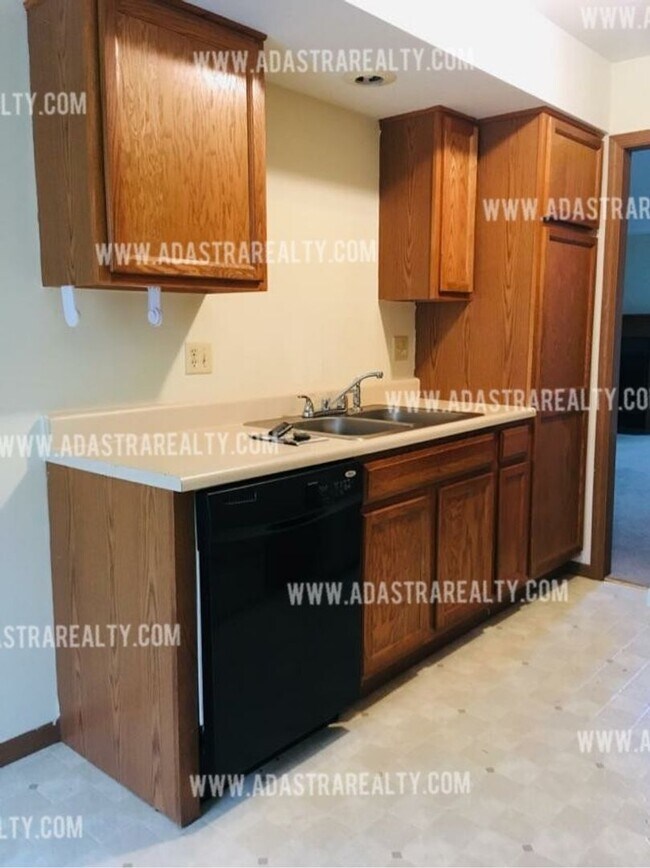 Building Photo - 2527 Bent Oak Ct