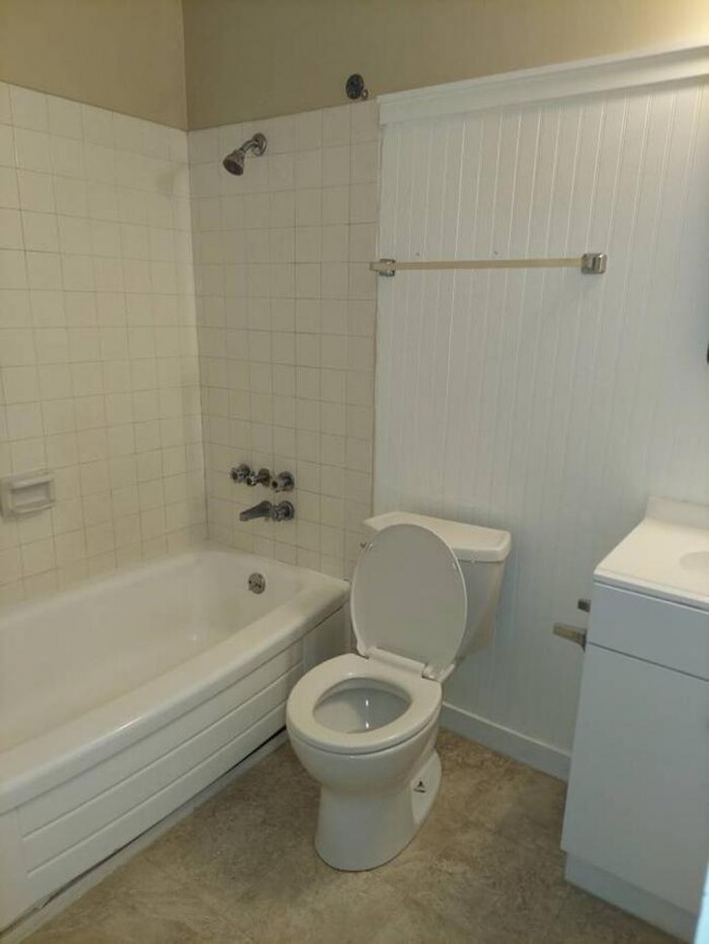 Building Photo - 1 bedroom in Mercer Island WA 98040