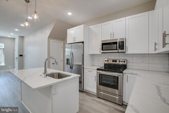 Building Photo - 2017 N College Ave