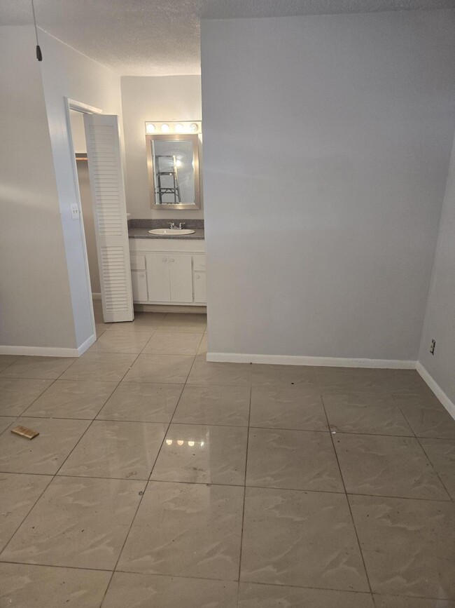 Foto del edificio - 490 SE 19th Ave