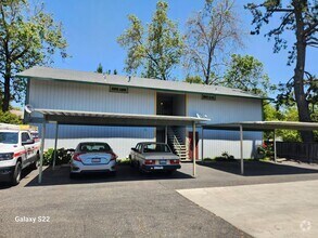 Building Photo - 828 Carlita Cir