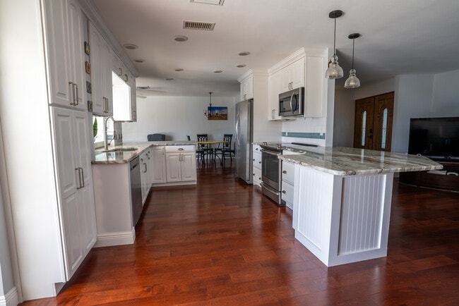 Kitchen - 8679 Merrimoor Blvd