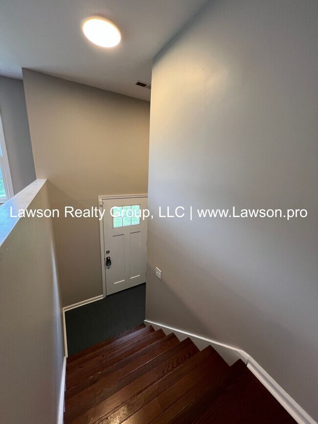 Building Photo - Five Bedroom, Updated Split Level in South...