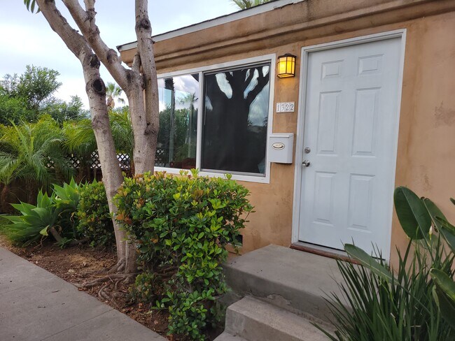 Front door of unit - 1322 Grand Ave
