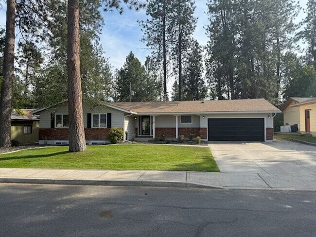 Foto del edificio - Must See!!!  5 bedroom in Mead School Dist...