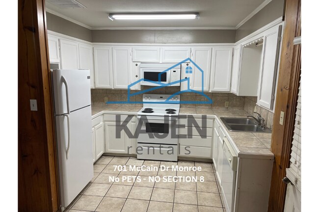 Foto del edificio - 701 McCain Dr