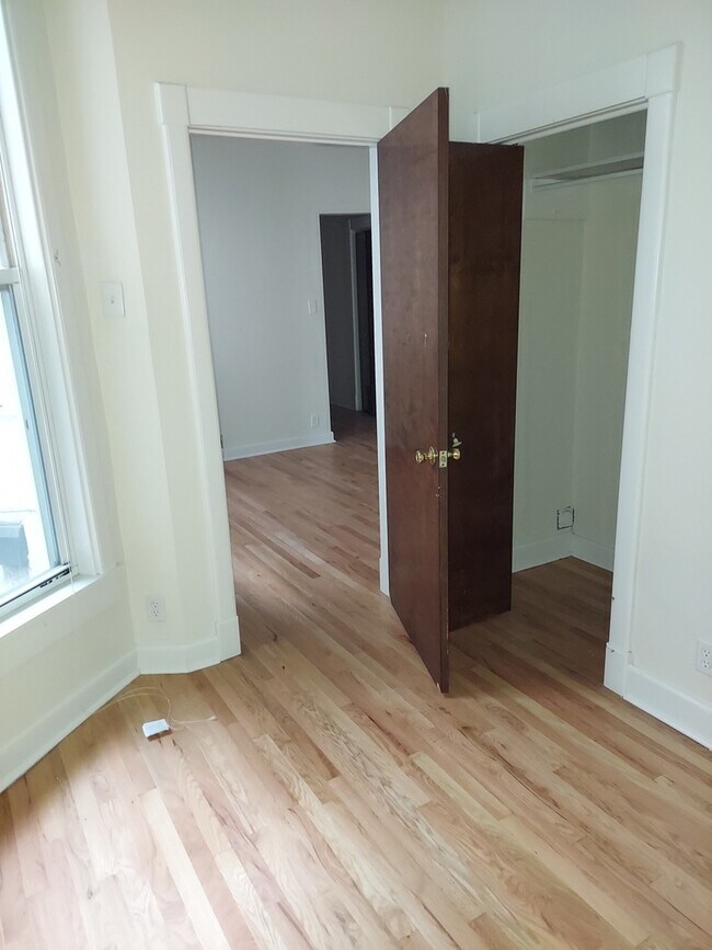 Foto del edificio - 3249 N Broadway