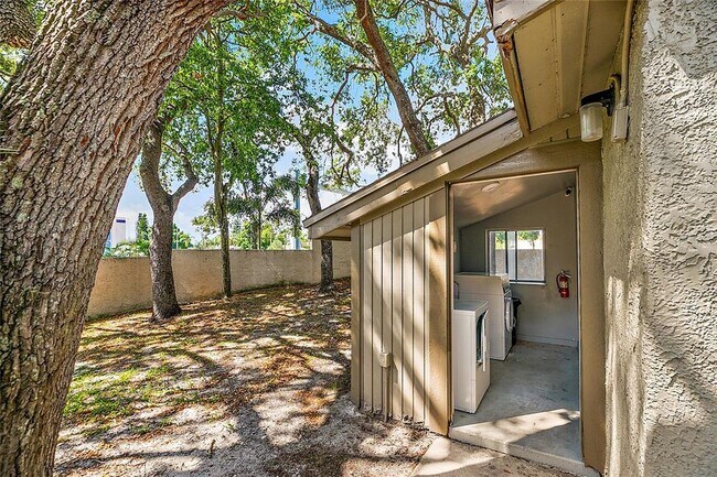 Building Photo - 6345 Newtown Cir