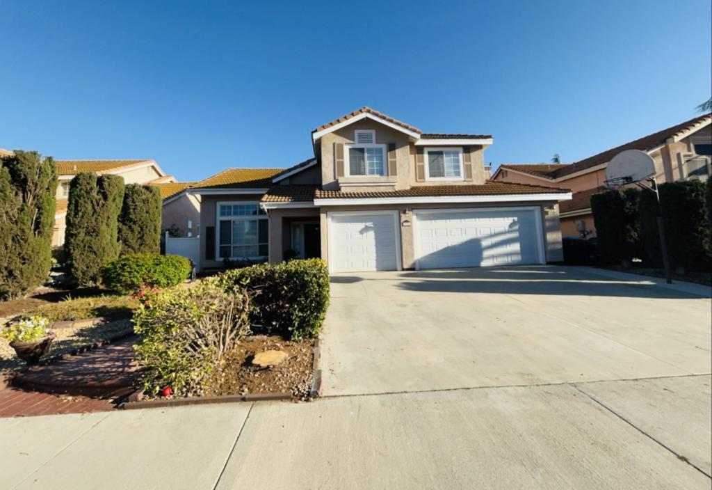 Building Photo - 22681 Belaire Dr